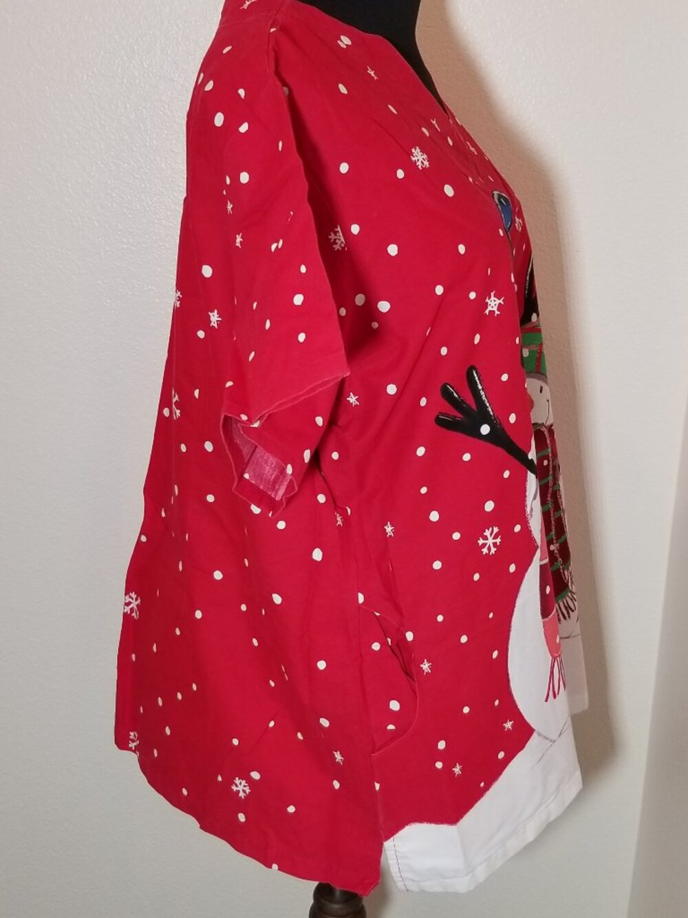 UA Scrubs Womens 3X Red Holiday Christmas Snowman Scrub Top Nurse Medical Lab - Picture 2 of 8